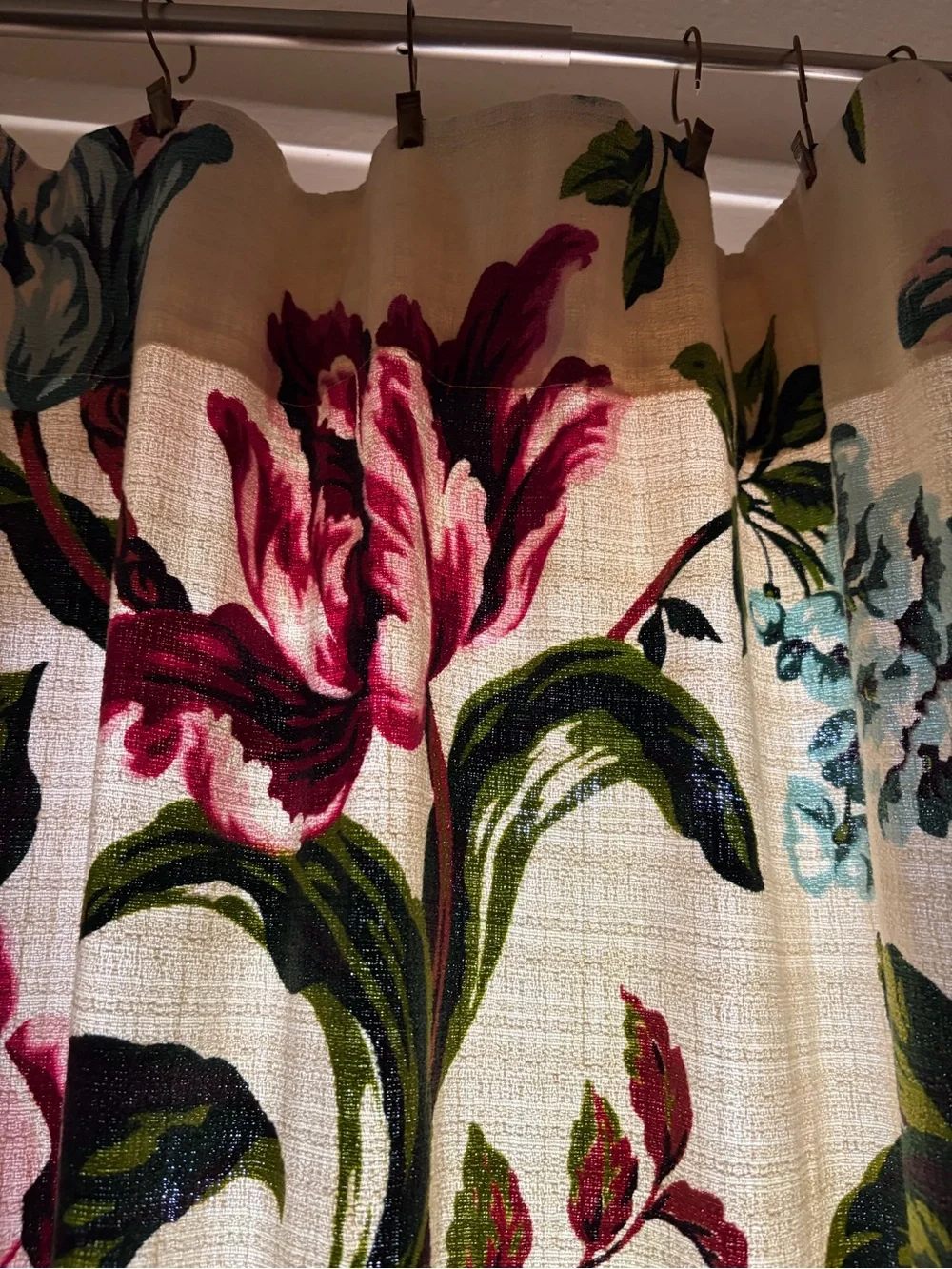 4 Vintage bark cloth curtains Excellent condition. Each panel measures 40x 80